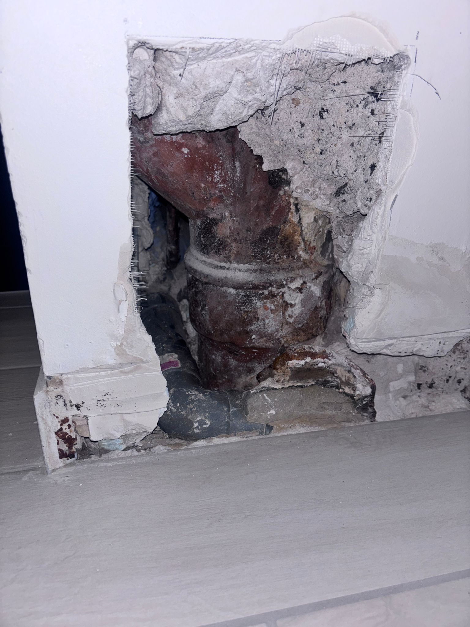 Raccord cuivre Raccord PER Vanne thermostatique Circulateur de chauffage Groupe de sécurité Thermostat connecté Tuyauterie chauffage Réseau de chauffage Bypass chauffage Collecteur chauffage 📍 Mots-clés pour SEO local Chauffagiste Paris 19 Plombier chauffagiste à proximité Urgence chauffagiste Paris Plombier chauffagiste Paris express Artisan chauffagiste 75019 Chauffagiste pas cher Paris